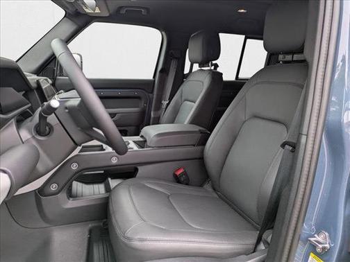 2025 Land Rover Defender 110 P300