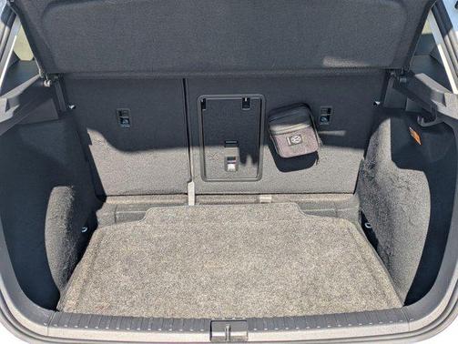 White 2022 Volkswagen Taos 1.5T SE