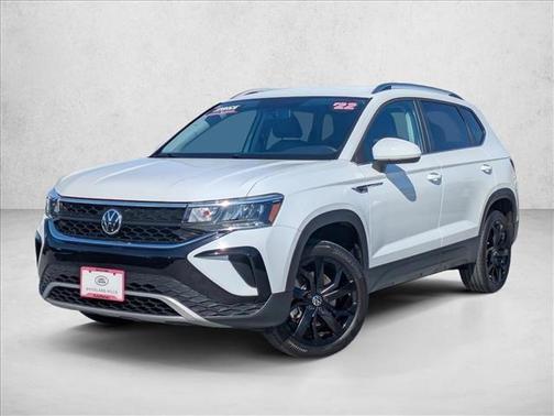 White 2022 Volkswagen Taos 1.5T SE