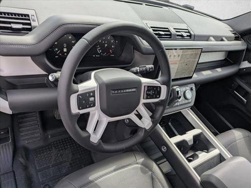 2025 Land Rover Defender 130 P400 S