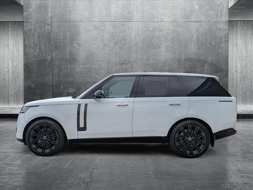 2025 Land Rover Range Rover P530 SE