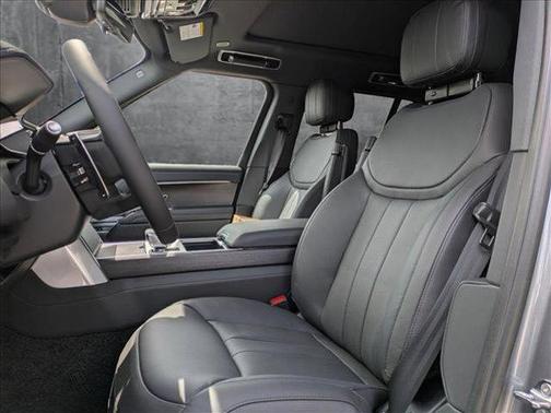 2025 Land Rover Range Rover P530 SE