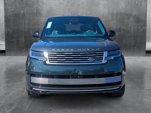 2025 Land Rover Range Rover P615 SV