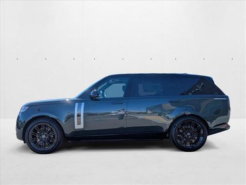 2025 Land Rover Range Rover P615 SV