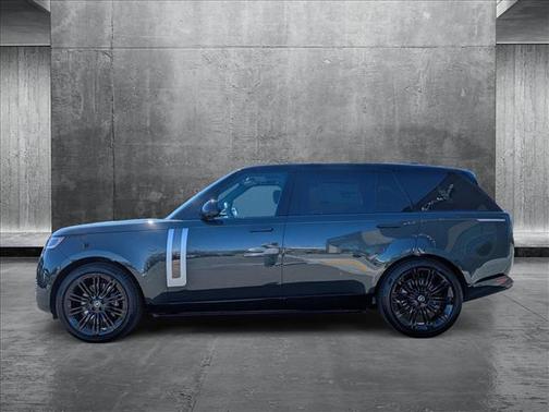 2025 Land Rover Range Rover P615 SV
