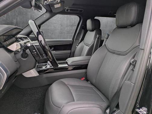 2025 Land Rover Range Rover P400 SE 7 Seat
