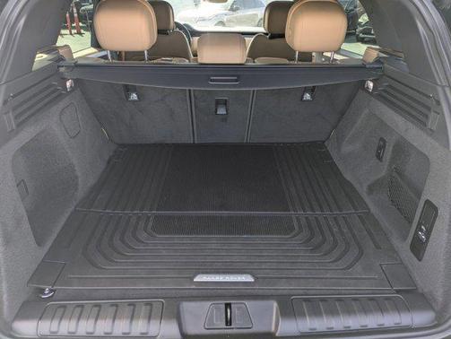 Fuji White 2024 Land Rover Range Rover Sport SE