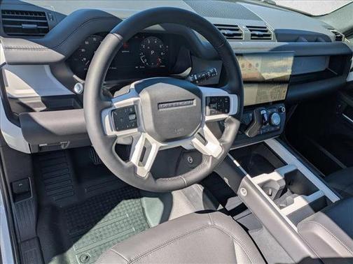 Fuji White 2026 Land Rover Defender P400 X-Dynamic SE