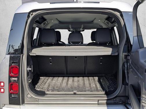 Eiger Grey Metallic 2022 Land Rover Defender 110 SE