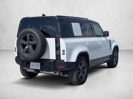 Fuji White 2026 Land Rover Defender P400 X-Dynamic SE