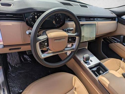 Batumi Gold Premium Metallic 2026 Land Rover Range Rover P400 SE