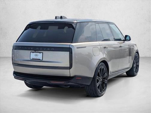 Batumi Gold Premium Metallic 2026 Land Rover Range Rover P400 SE