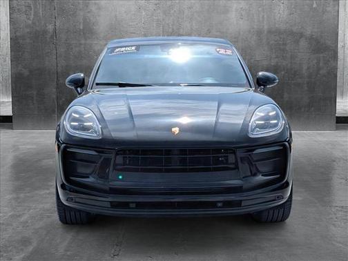 2022 Porsche Macan Base