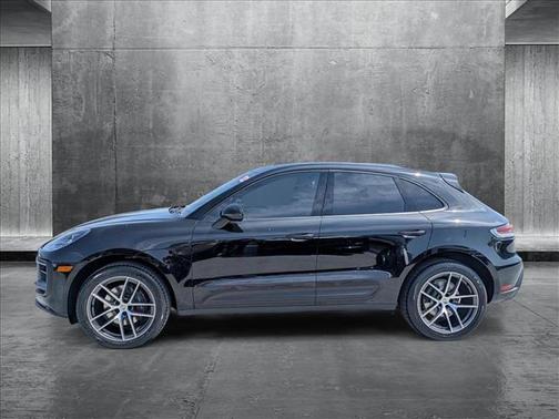 2022 Porsche Macan Base
