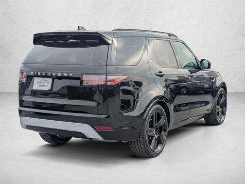 Santorini Black Metallic 2026 Land Rover Discovery Gemini Edition