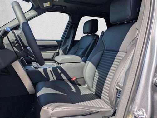 Eiger Grey Metallic 2026 Land Rover Discovery S