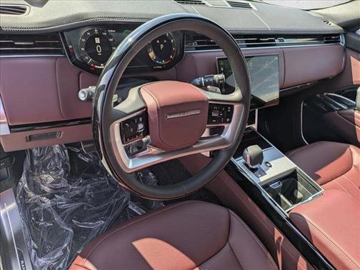 Santorini Black Metallic 2026 Land Rover Range Rover P530 SE