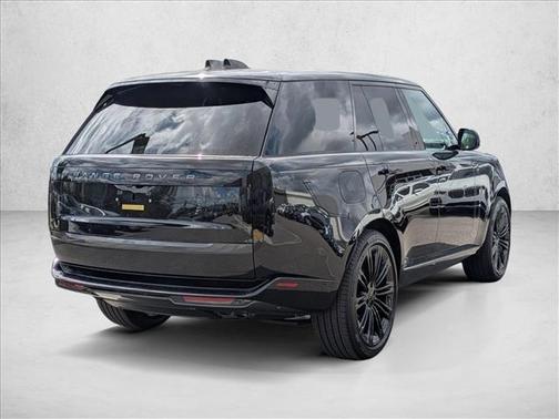 Santorini Black Metallic 2026 Land Rover Range Rover P530 SE