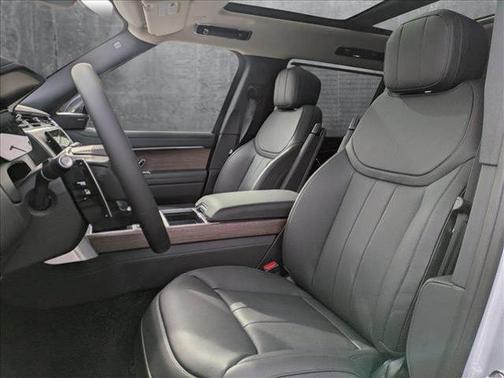 2025 Land Rover Range Rover P400 SE 7 Seat