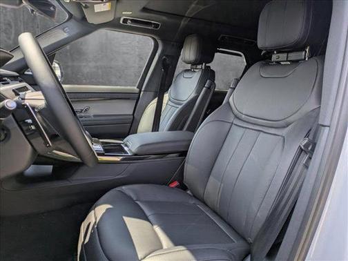 2025 Land Rover Range Rover Sport SE