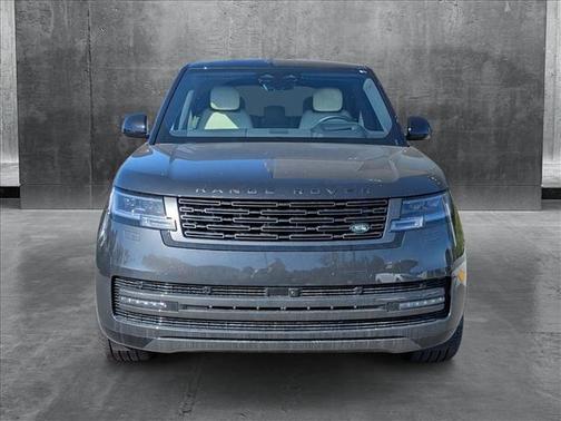 2025 Land Rover Range Rover P530 SE