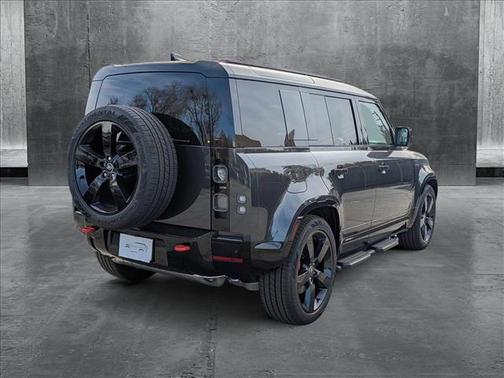 2025 Land Rover Defender 110 P400 X