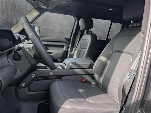 2025 Land Rover Defender 110 P400 X