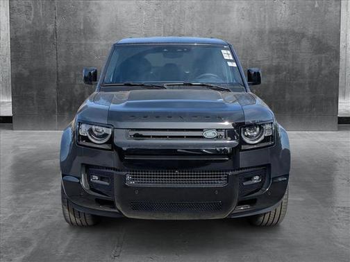 2025 Land Rover Defender 110 P400 X
