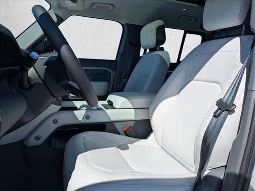 2026 Land Rover Defender P400 X-Dynamic SE