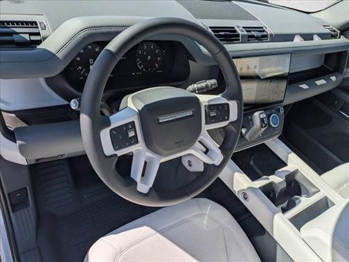 2026 Land Rover Defender P400 X-Dynamic SE