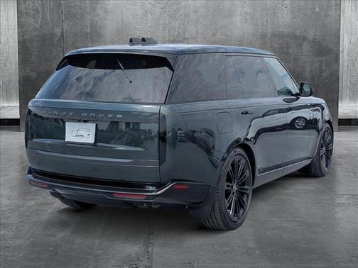 2025 Land Rover Range Rover P530 SE 7 Seat