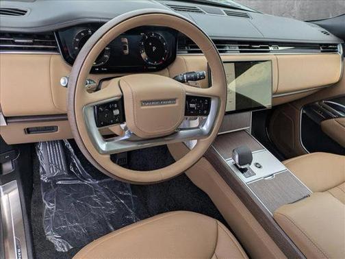 2025 Land Rover Range Rover P530 SE 7 Seat