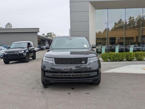 2025 Land Rover Range Rover P530 SE