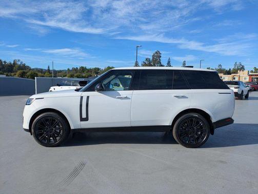 2026 Land Rover Range Rover P530 SE 7 Seat