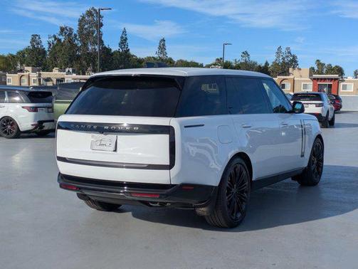 2026 Land Rover Range Rover P530 SE 7 Seat