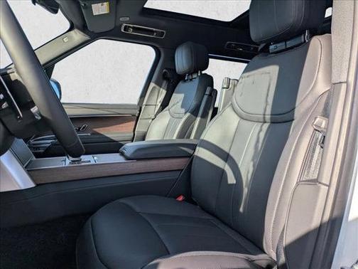 2026 Land Rover Range Rover P530 SE 7 Seat