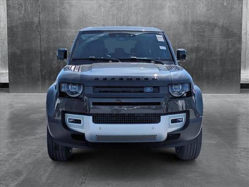 2025 Land Rover Defender 130 P400 S