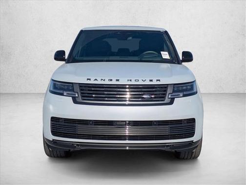 2026 Land Rover Range Rover P615 SV