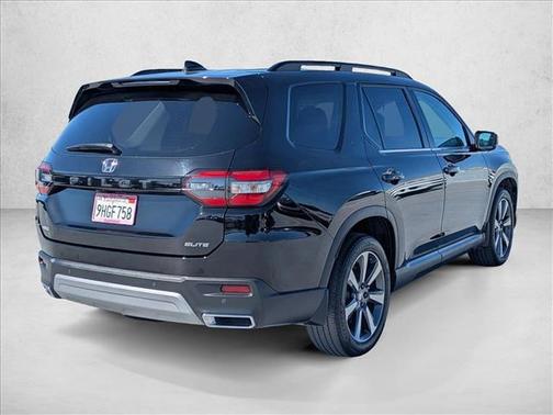 Crystal Black Pearl 2023 Honda Pilot AWD Elite