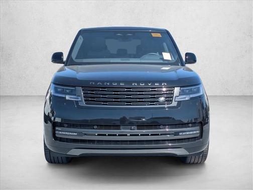 Santorini Black Metallic 2026 Land Rover Range Rover P550e SE