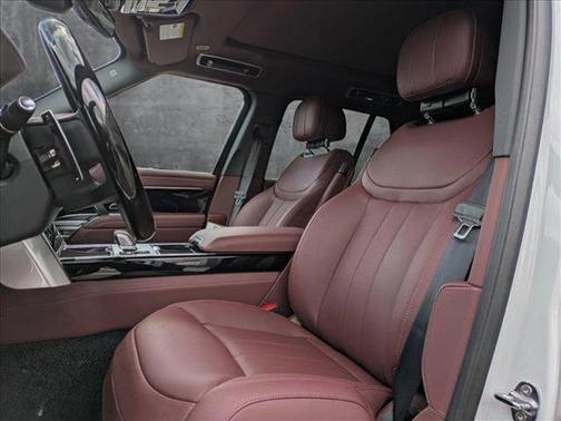 2025 Land Rover Range Rover P530 SE