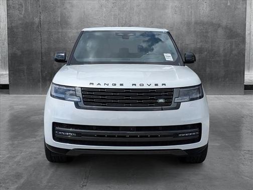 2025 Land Rover Range Rover P530 SE