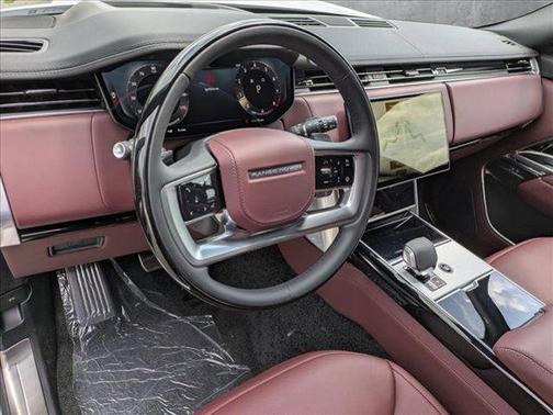 2025 Land Rover Range Rover P530 SE