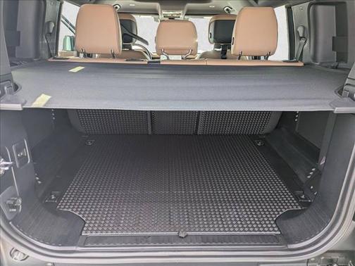 Fuji White 2025 Land Rover Defender 110 P300