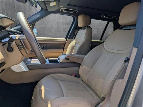 2025 Land Rover Range Rover P530 SE