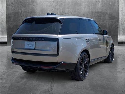 2025 Land Rover Range Rover P530 SE