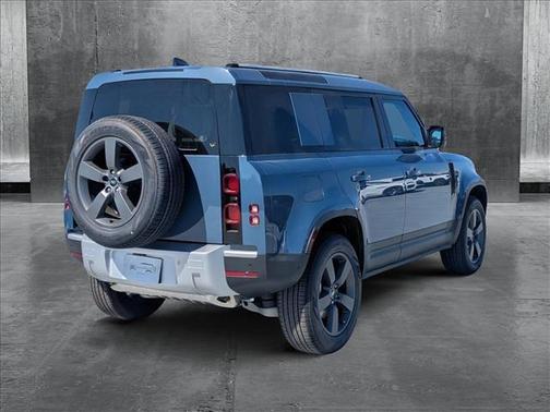 2025 Land Rover Defender 110 P400 S
