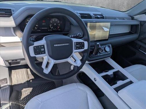 2025 Land Rover Defender 110 P400 S