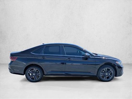 Deep Black Pearl 2022 Volkswagen Jetta 1.5T SE