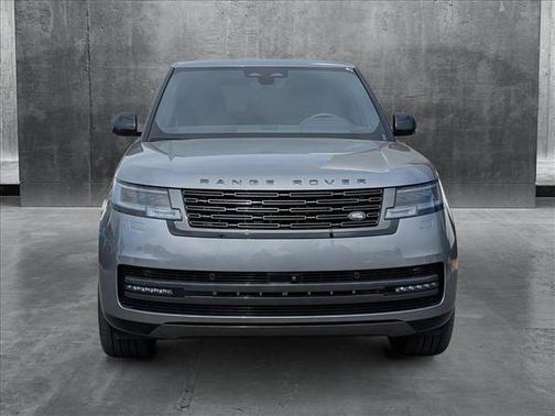 2025 Land Rover Range Rover P530 SE
